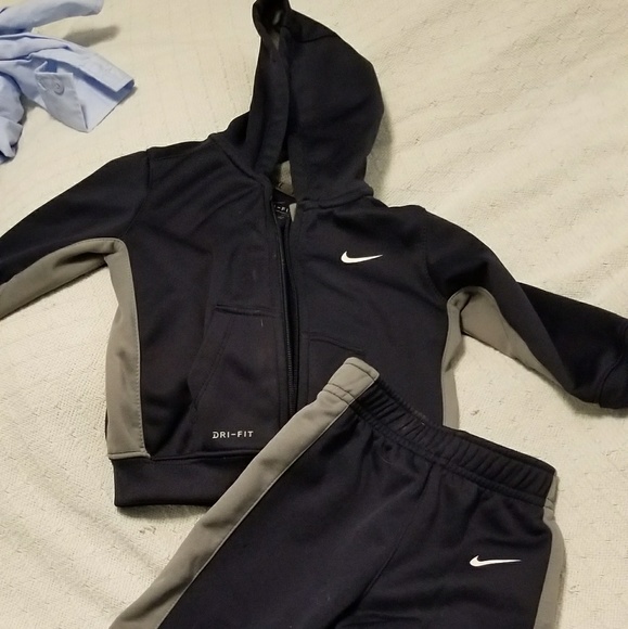 Nike sweat suit - Picture 2 of 3